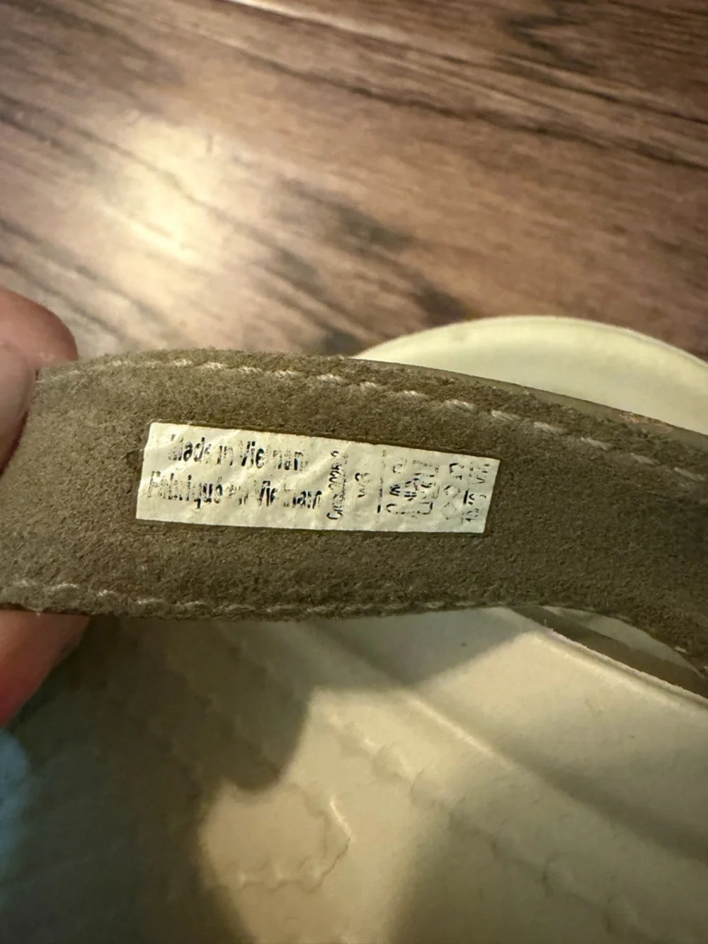 CROCS Women’s Taupe Strap Flip Sandals with White Footbed - Picture 3 of 3